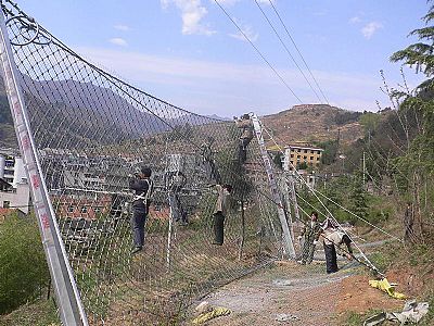 蓮沱橋頭左岸危巖主動邊坡防護治理工程
